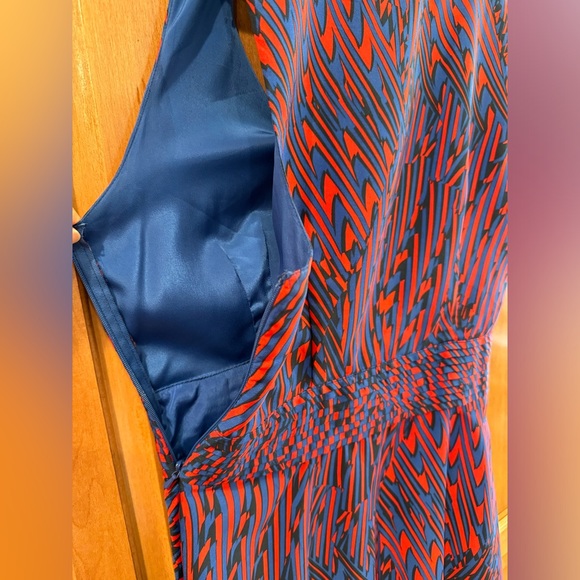 Banana Republic dress, size 6, blue and red. - Picture 4 of 5